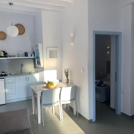 Liada Cosy Avec Balcon, Centre De Parikia Et Proche Párosz