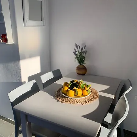 Liada Cosy Avec Balcon, Centre De Parikia Et Proche Párosz